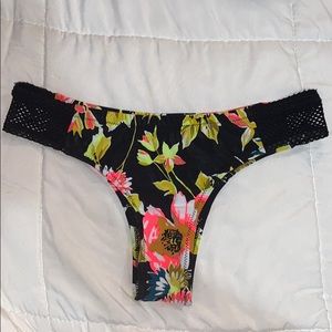 volcom bikini bottoms. never worn, great condition